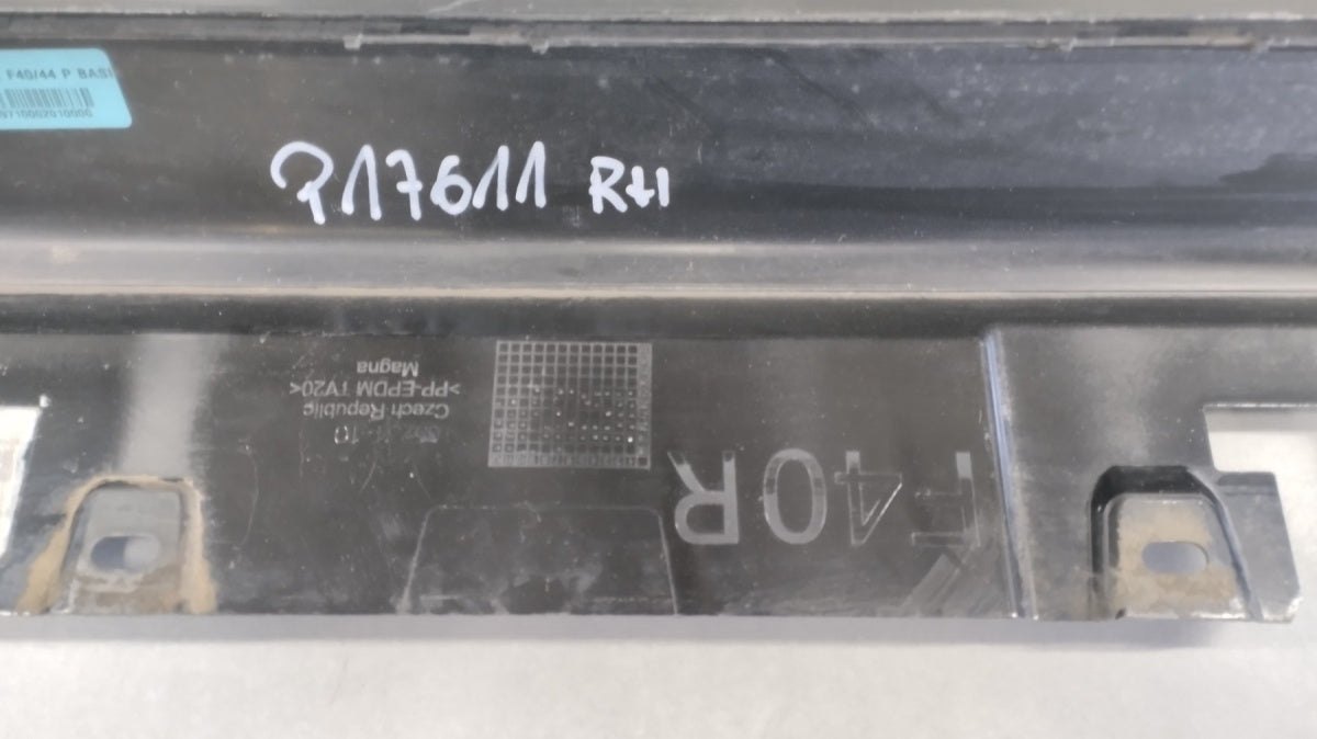 Lajsna praga desni BMW 1 F40 2 F44 19- próg