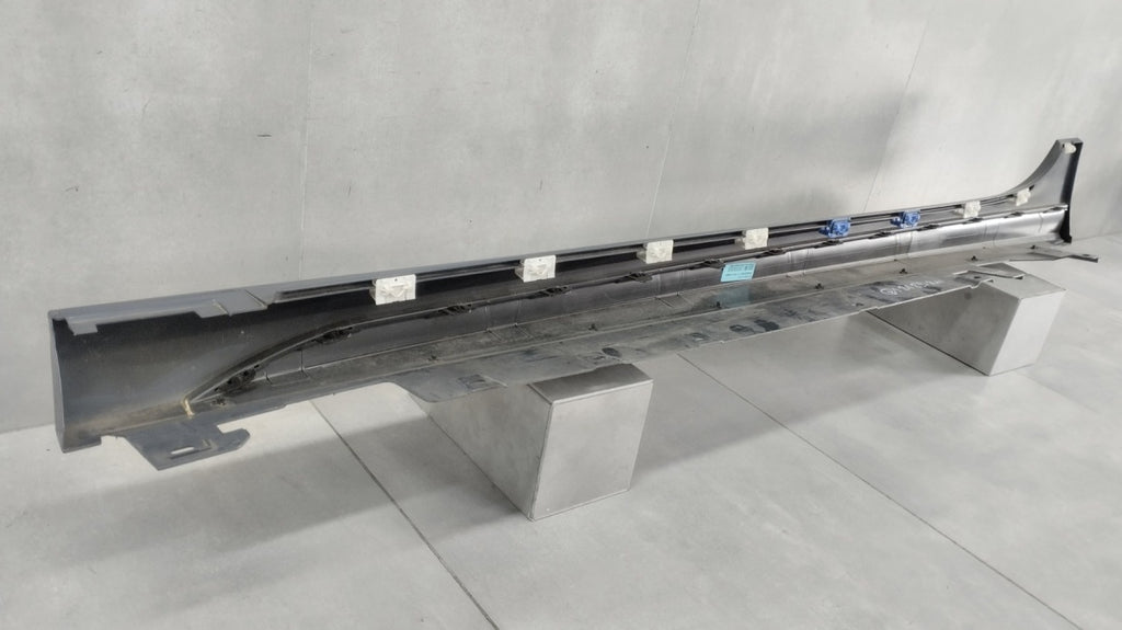 Lajsna praga desni BMW 2 F44 M paket 19-