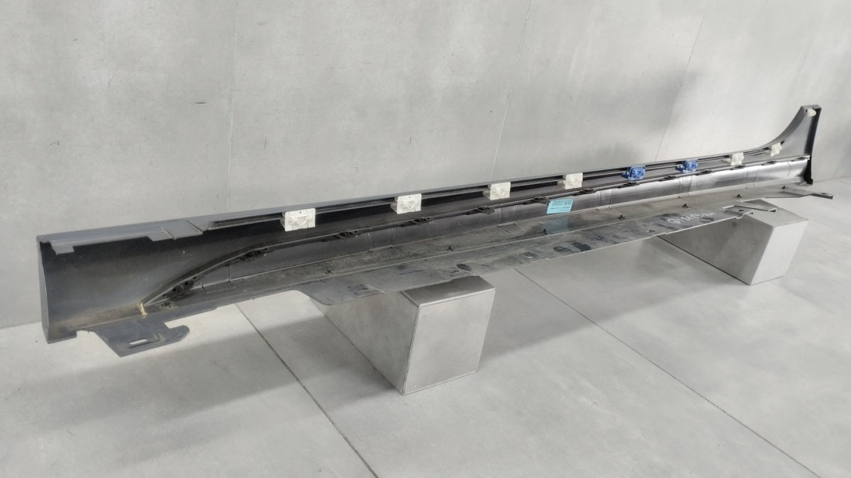 Lajsna praga desni BMW 2 F44 M paket 19-