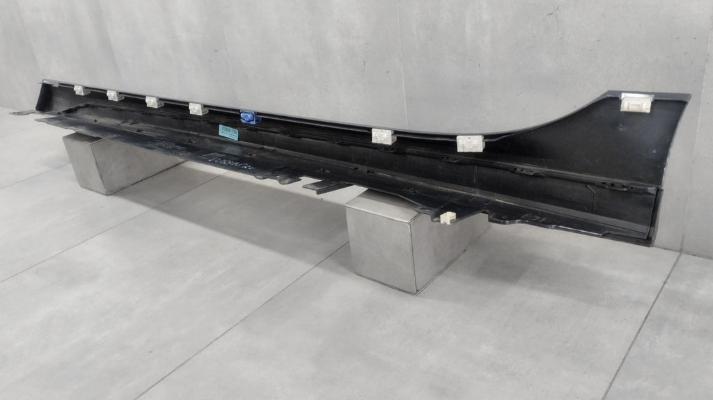 Lajsna praga desni BMW 2 F44 M paket 19-