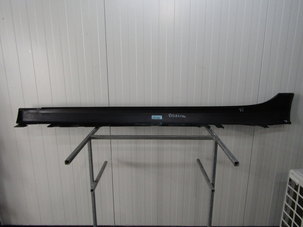 Lajsna praga desna BMW 1 F40 2 F44 19- próg