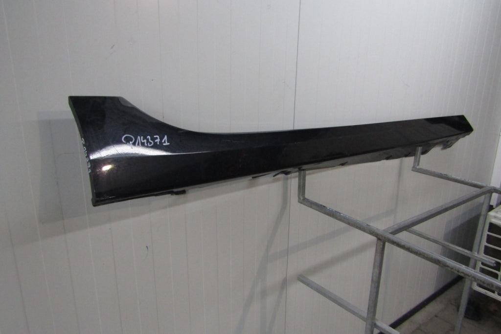 Lajsna praga desna BMW 1 F40 2 F44 19- próg