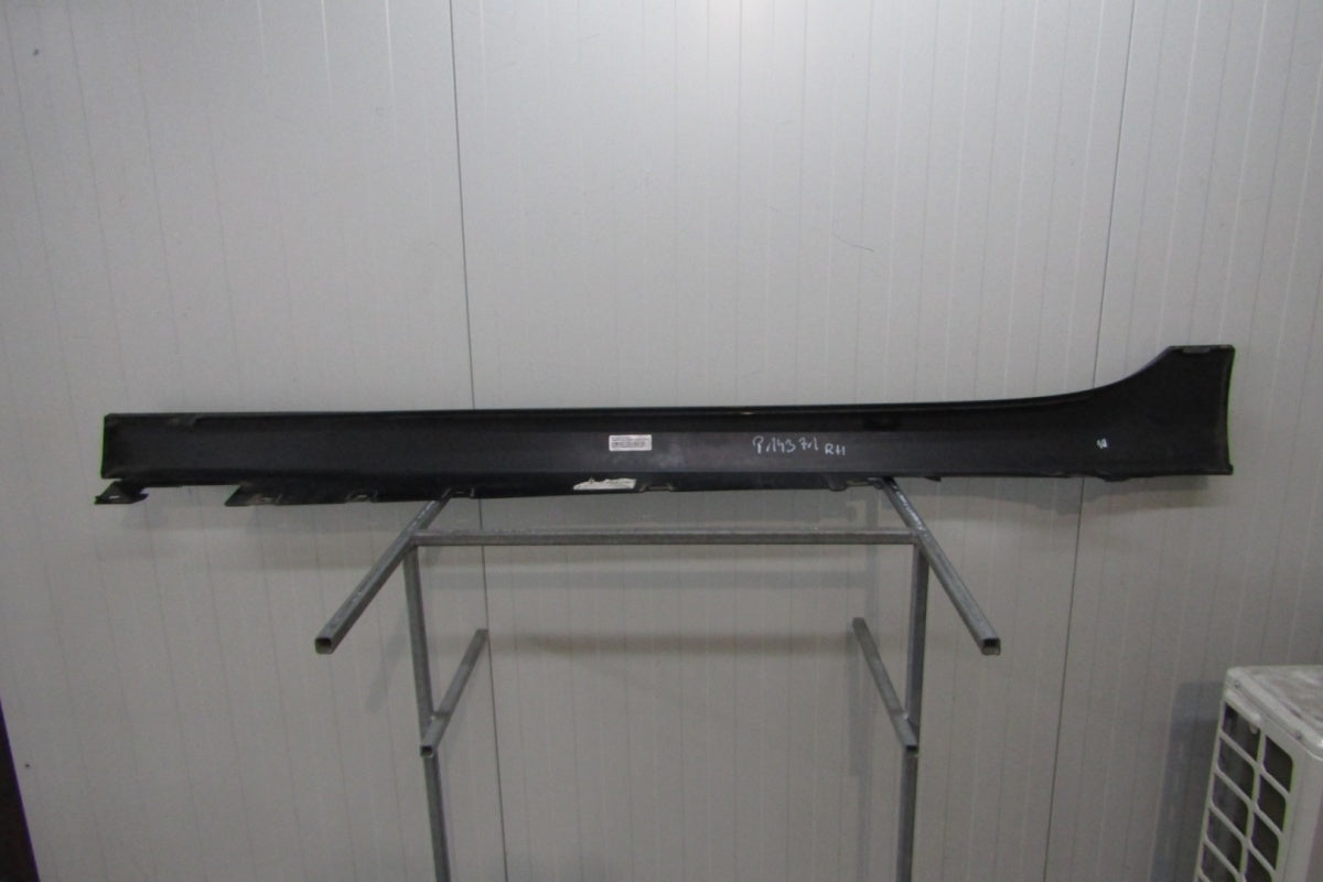 Lajsna praga desna BMW 1 F40 2 F44 19- próg