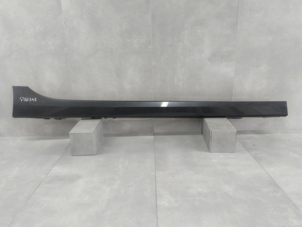 Lajsna praga desni BMW 1 F40 2 F44 19- próg