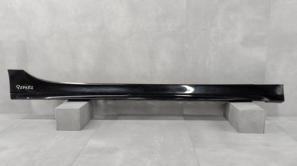 Lajsna praga desni BMW 1 F40 M paket 19-