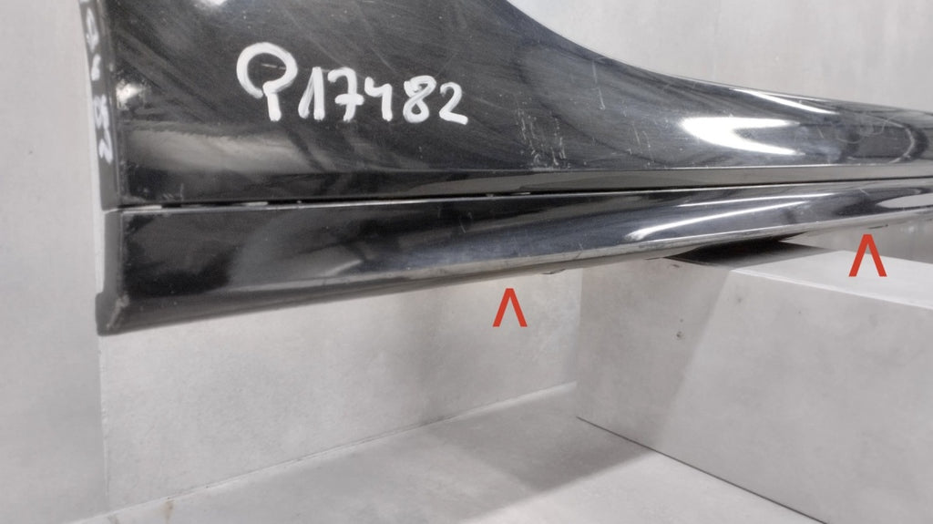 Lajsna praga desni BMW 1 F40 M paket 19-