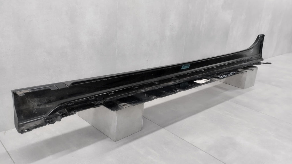 Lajsna praga desni BMW 1 F40 M paket 19-