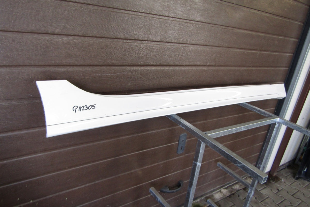 Lajsna praga desna BMW 1 F40 M paket 19-