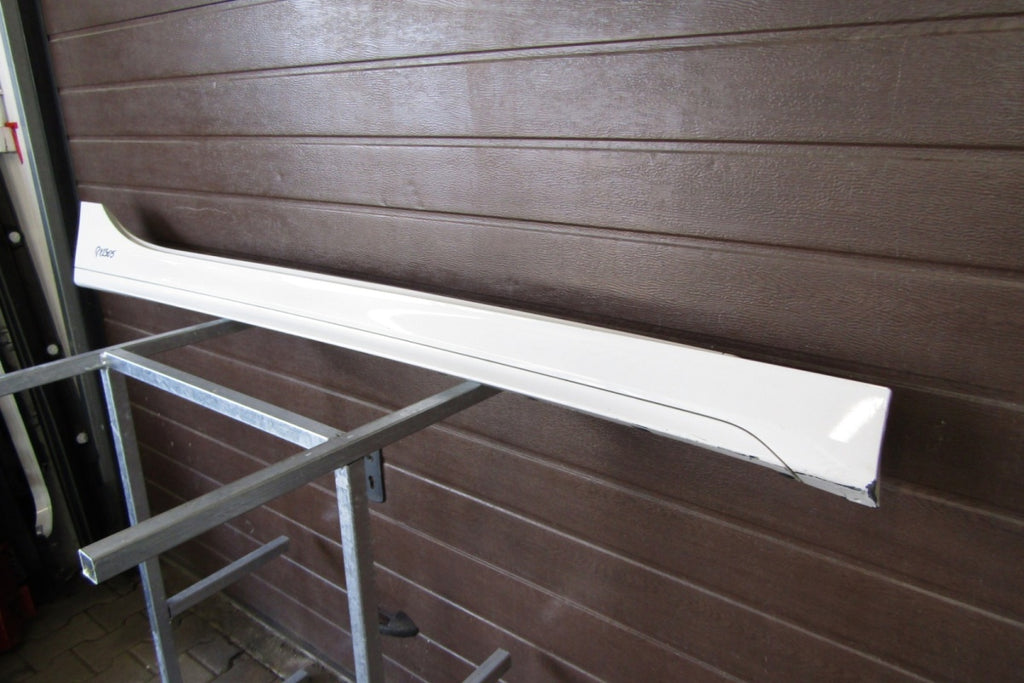 Lajsna praga desna BMW 1 F40 M paket 19-