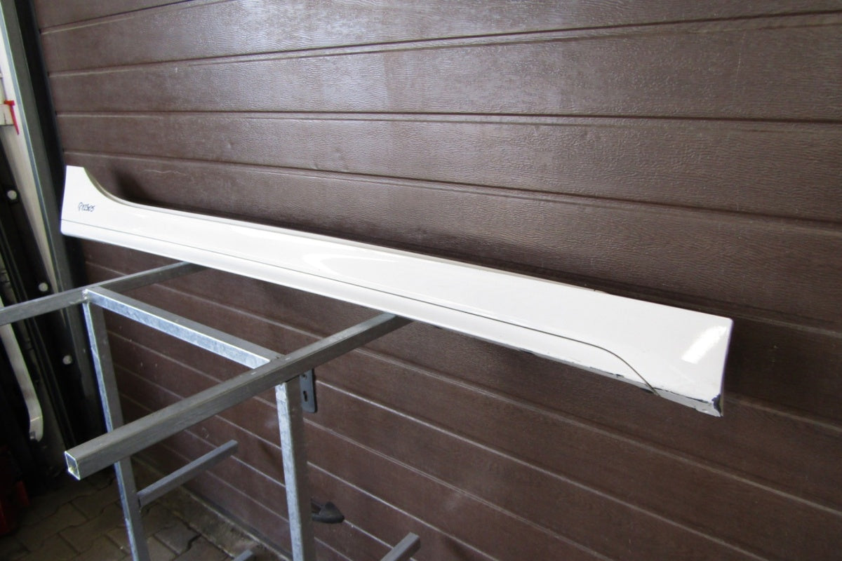 Lajsna praga desna BMW 1 F40 M paket 19-