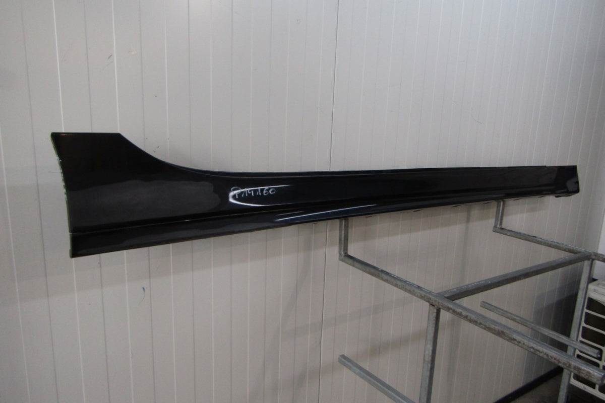 Lajsna praga desna BMW 1 F40 M paket 19-