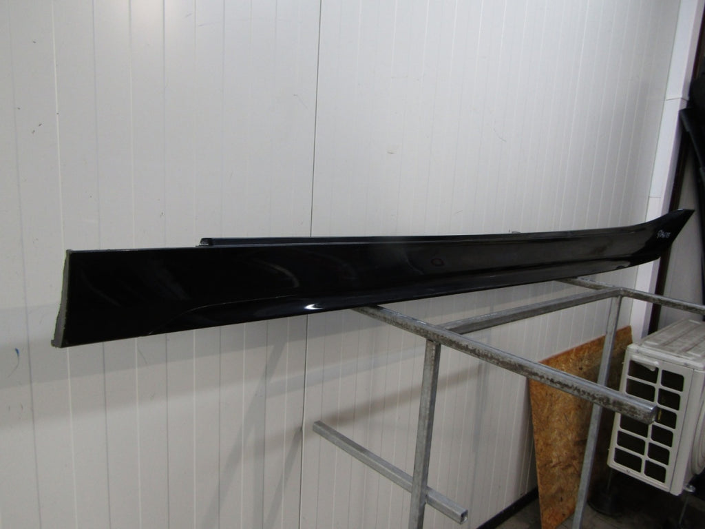 Lajsna praga lijeva BMW 1 F40 M paket 19-