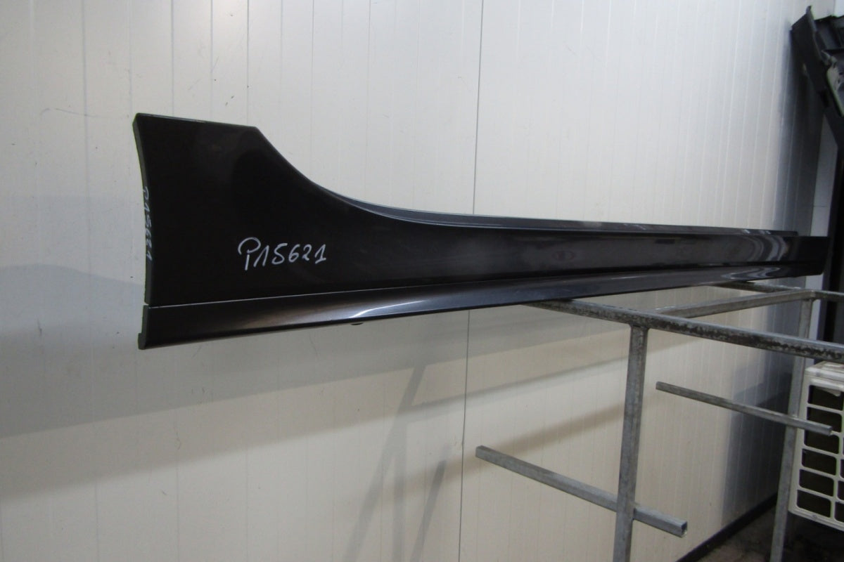 Lajsna praga desni BMW 1 F40 M paket 19-