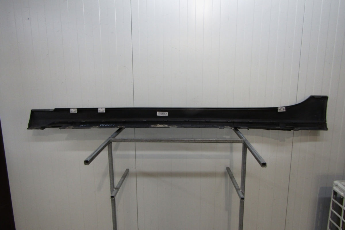 Lajsna praga desni BMW 1 F40 M paket 19-
