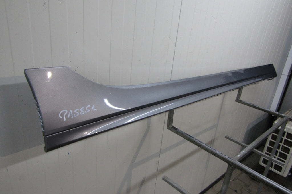 Lajsna praga desni BMW 1 F40 M paket 19-