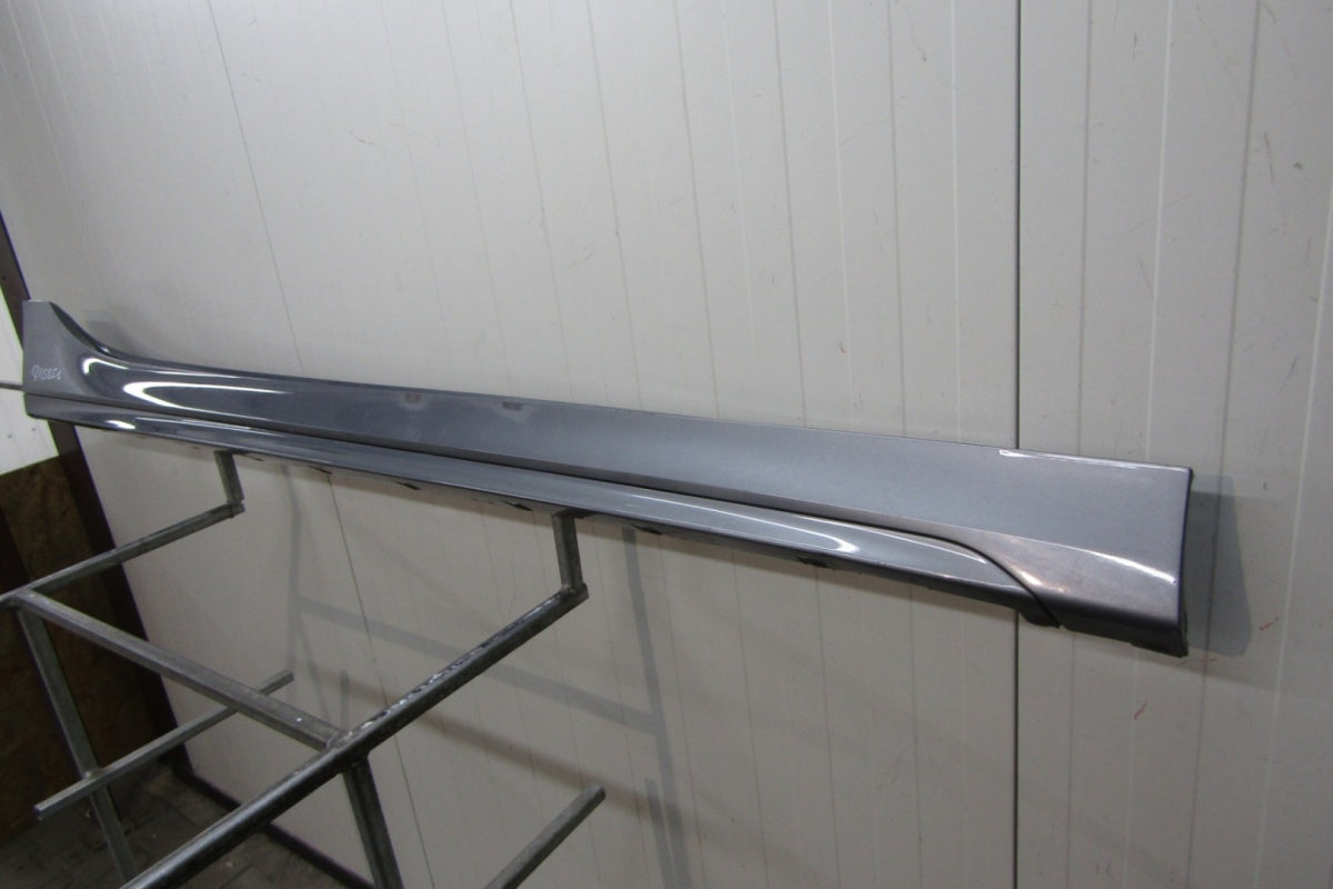 Lajsna praga desni BMW 1 F40 M paket 19-