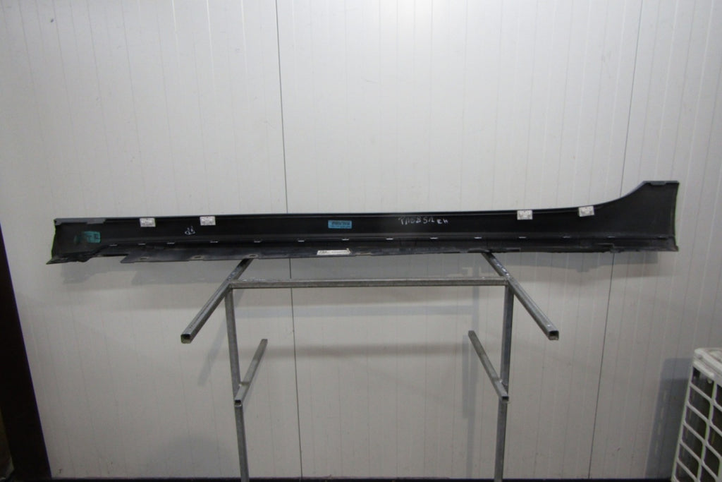 Lajsna praga desni BMW 1 F40 M paket 19-