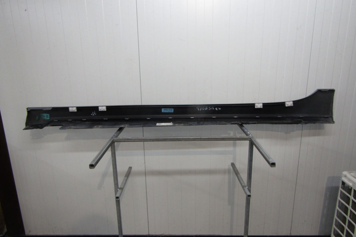Lajsna praga desni BMW 1 F40 M paket 19-
