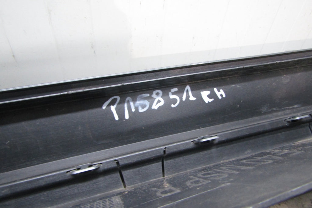 Lajsna praga desni BMW 1 F40 M paket 19-