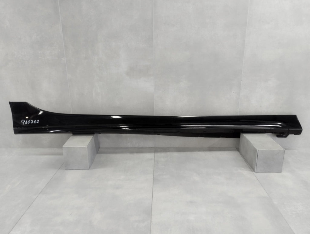 Lajsna praga desni BMW 1 F40 M paket 19-