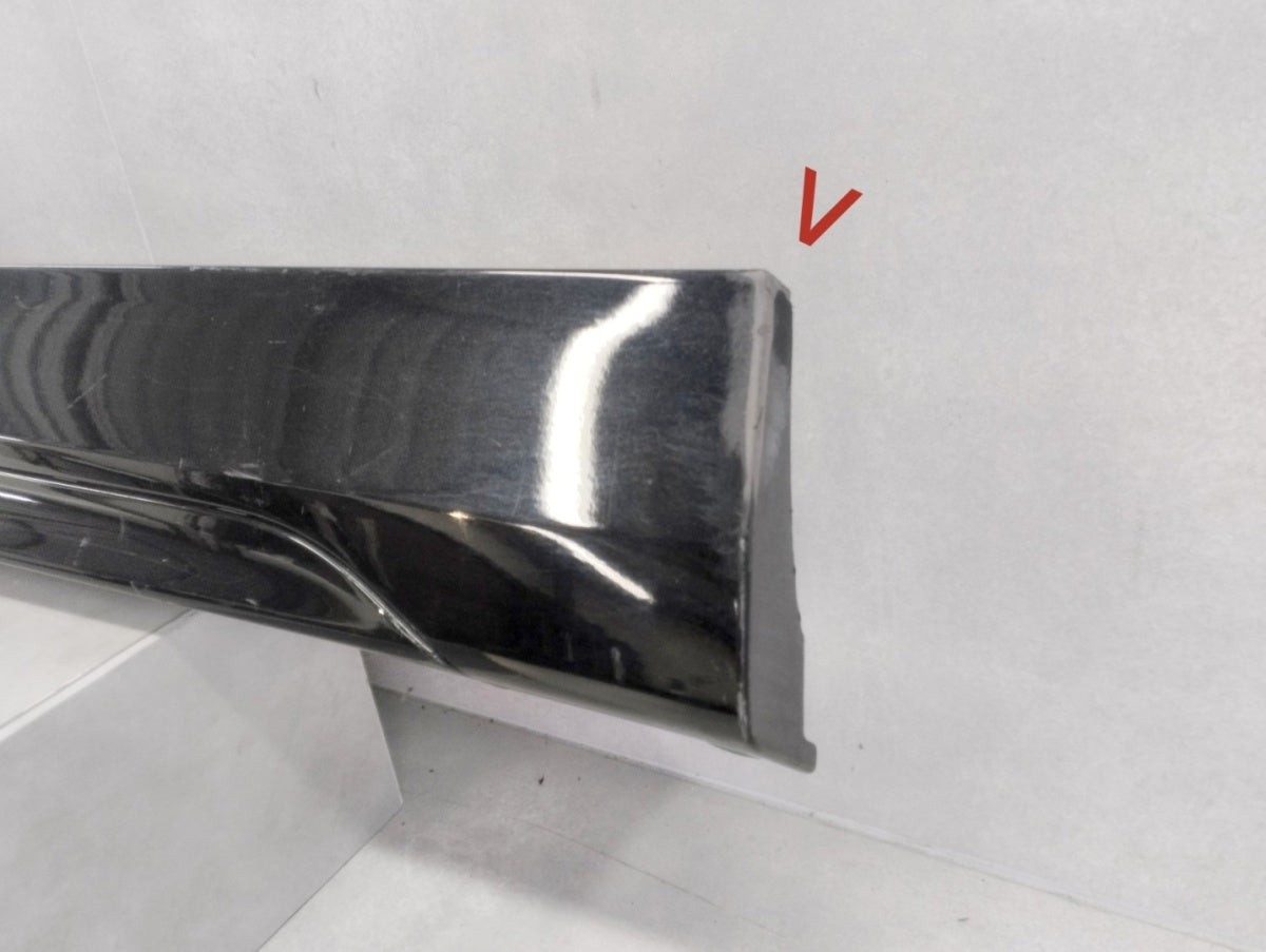 Lajsna praga desni BMW 1 F40 M paket 19-