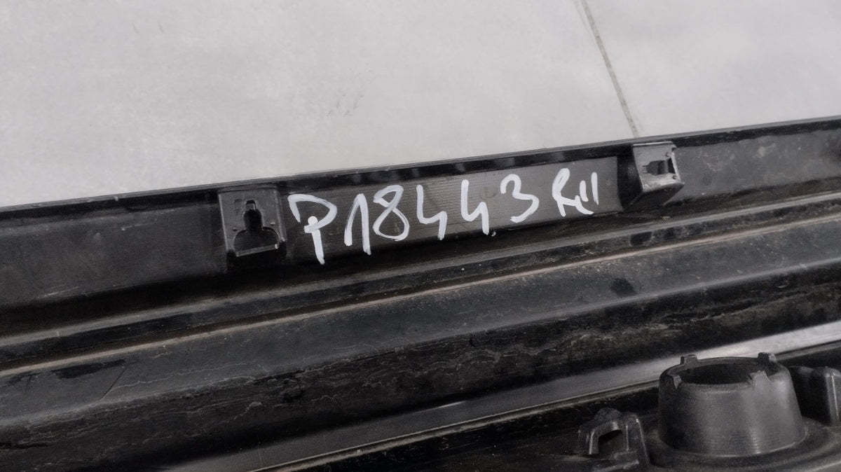 Lajsna praga desni Toyota Corolla XII kombi E21