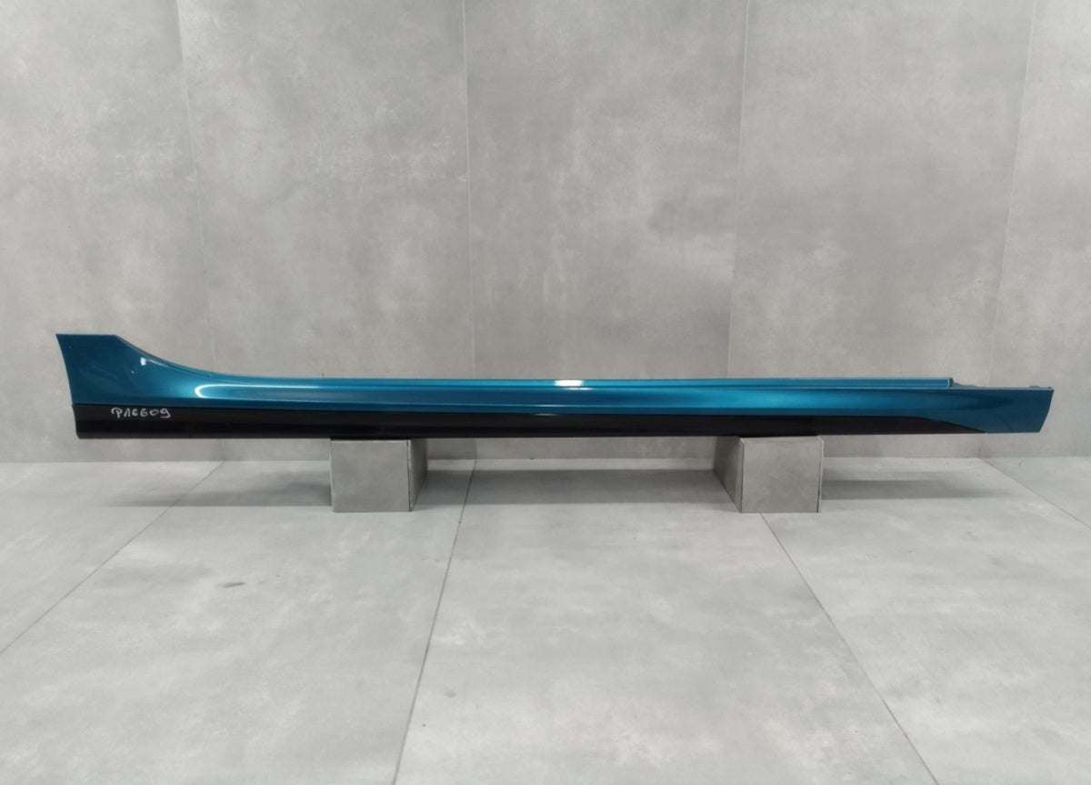 Lajsna praga desni BMW 2 F44 M paket 19-
