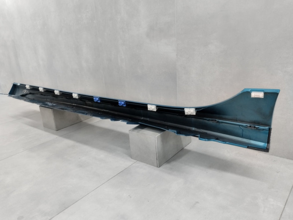 Lajsna praga desni BMW 2 F44 M paket 19-