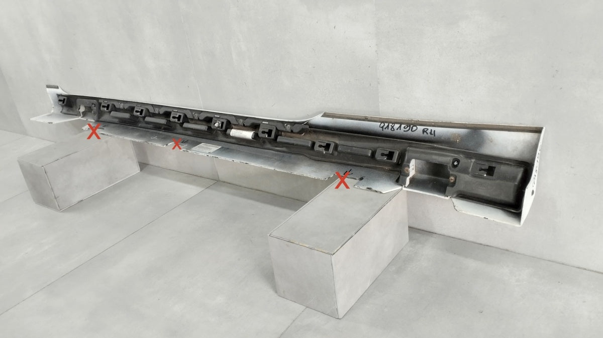 Lajsna praga desni Ford Fiesta MK7 ST 3d Lift 12-