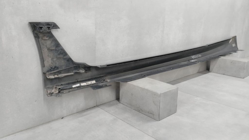 Lajsna praga desna BMW 6 G32 M-paket GT 18-