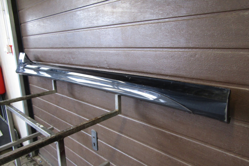 Lajsna praga desna BMW 2 F44 M paket 19-