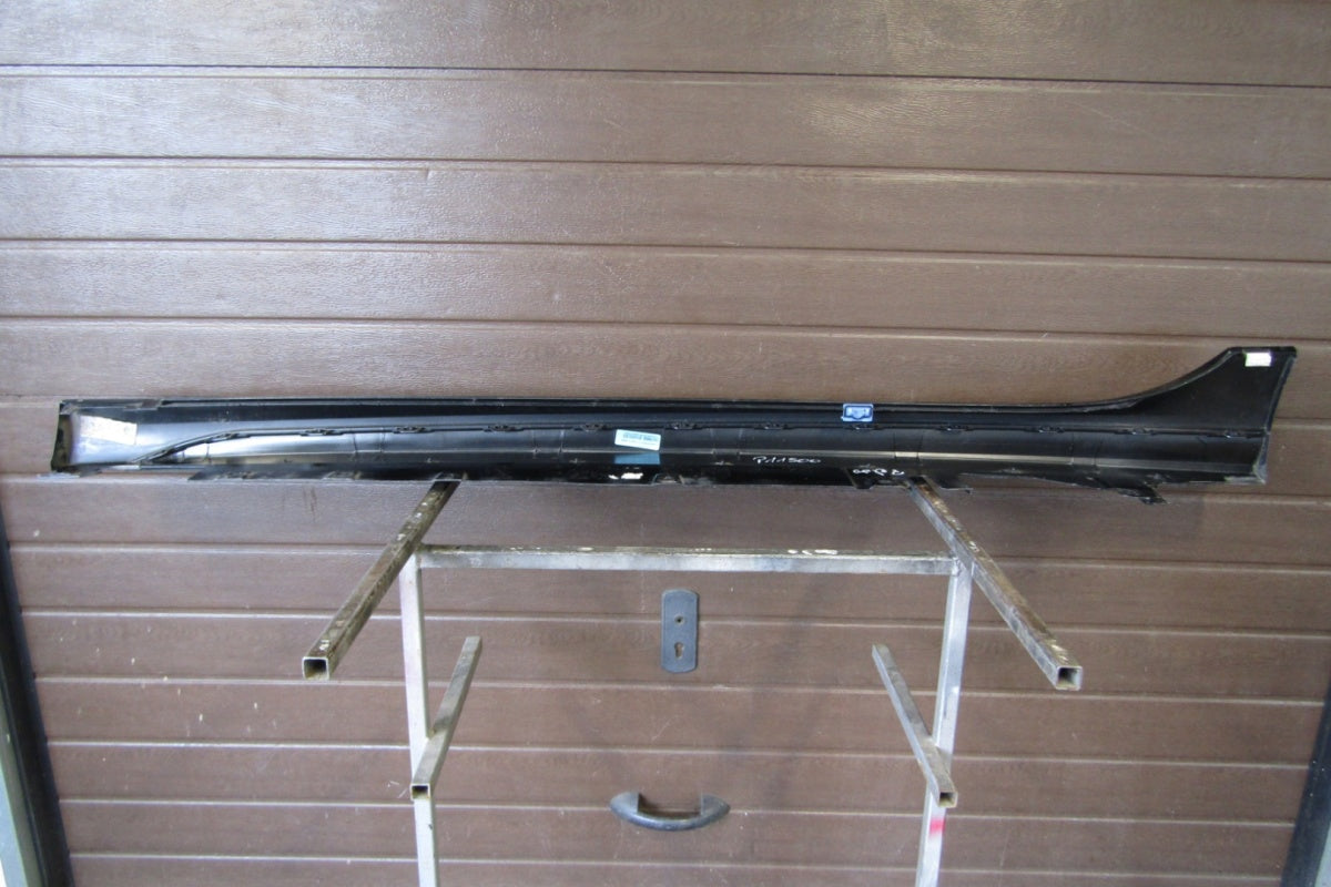 Lajsna praga desna BMW 2 F44 M paket 19-