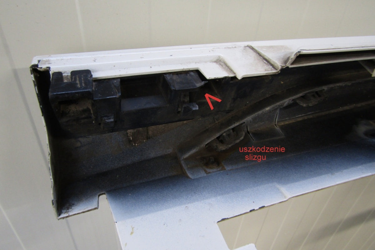 Lajsna praga desna BMW 2 F44 M paket 19-