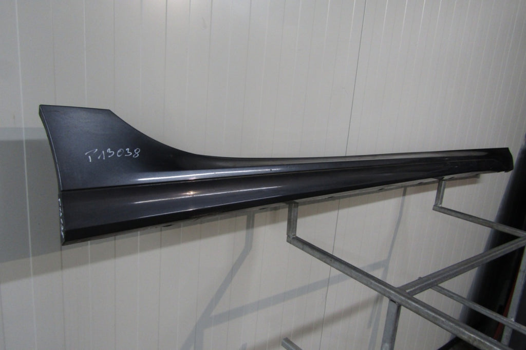 Lajsna praga desna BMW 2 F44 M paket 19-