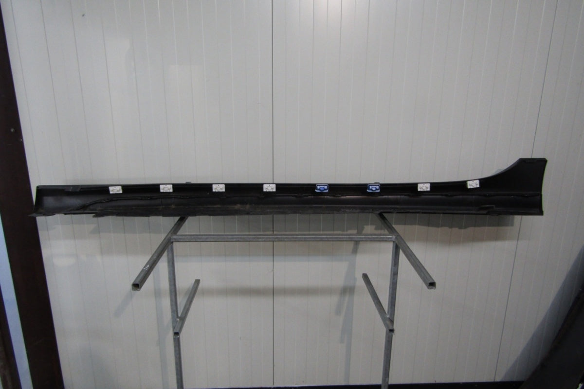 Lajsna praga desna BMW 2 F44 M paket 19-