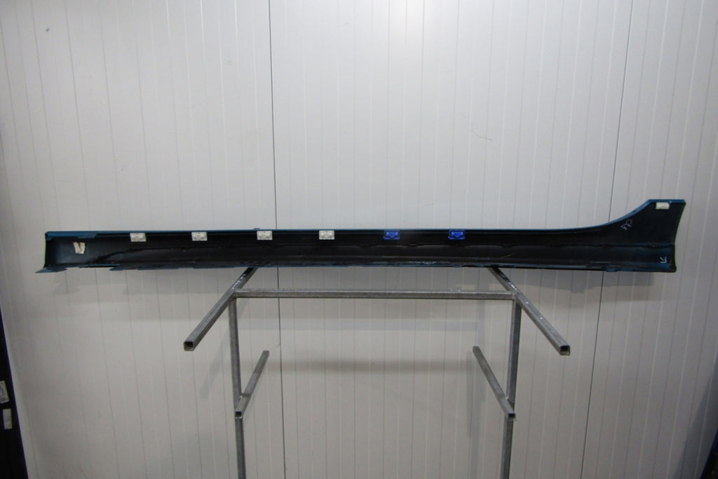 Lajsna praga desna BMW 2 F44 M paket 19-