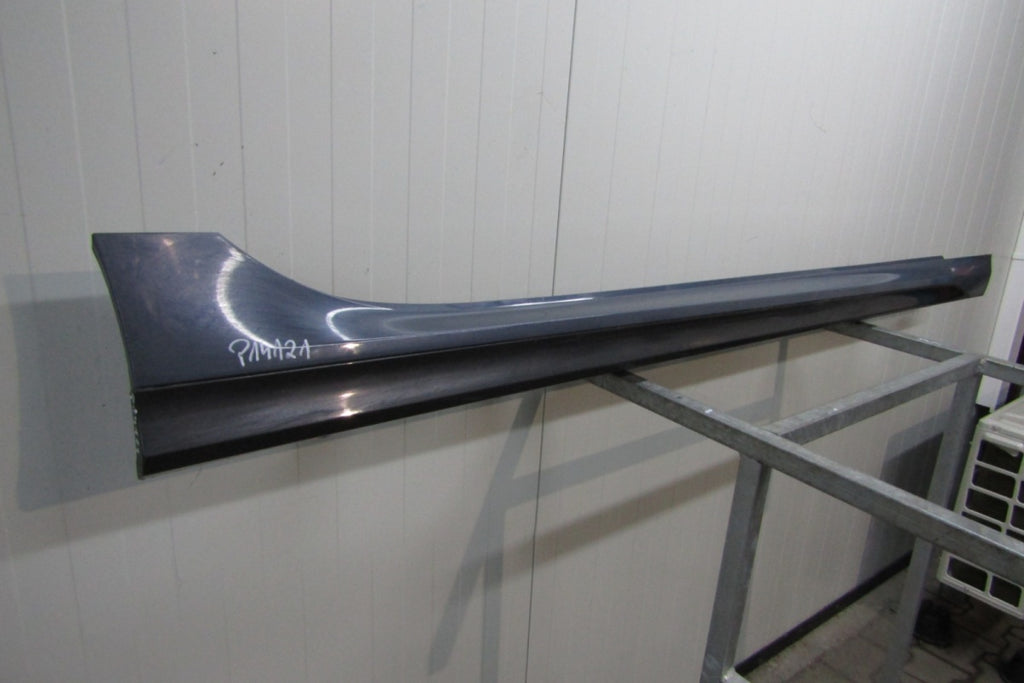Lajsna praga desna BMW 2 F44 M paket 19-