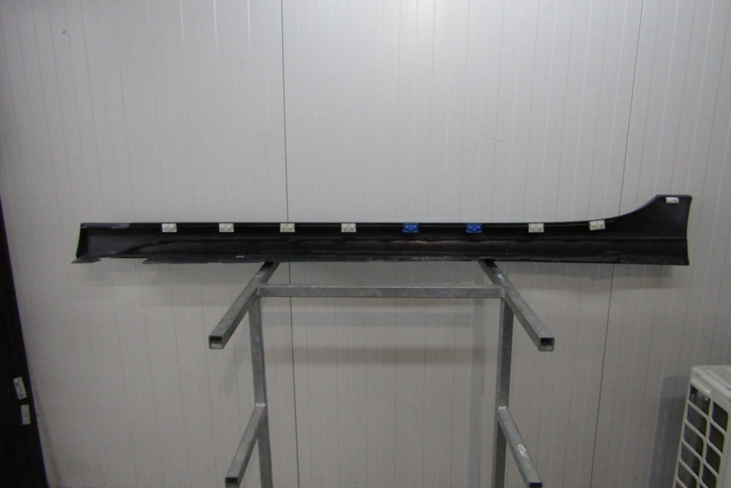 Lajsna praga desna BMW 2 F44 M paket 19-
