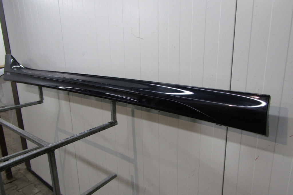 Lajsna praga desna BMW 2 F44 M paket 19-