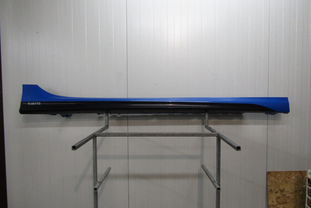 Lajsna praga desna BMW 2 F44 M paket 19-
