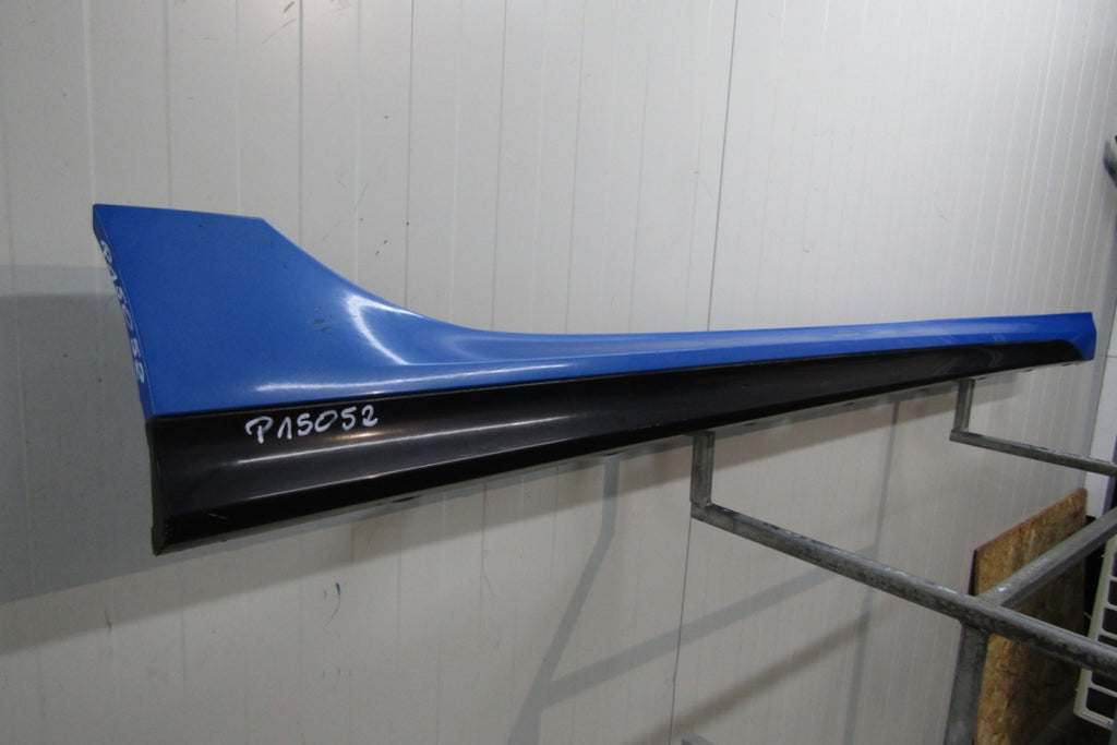 Lajsna praga desna BMW 2 F44 M paket 19-