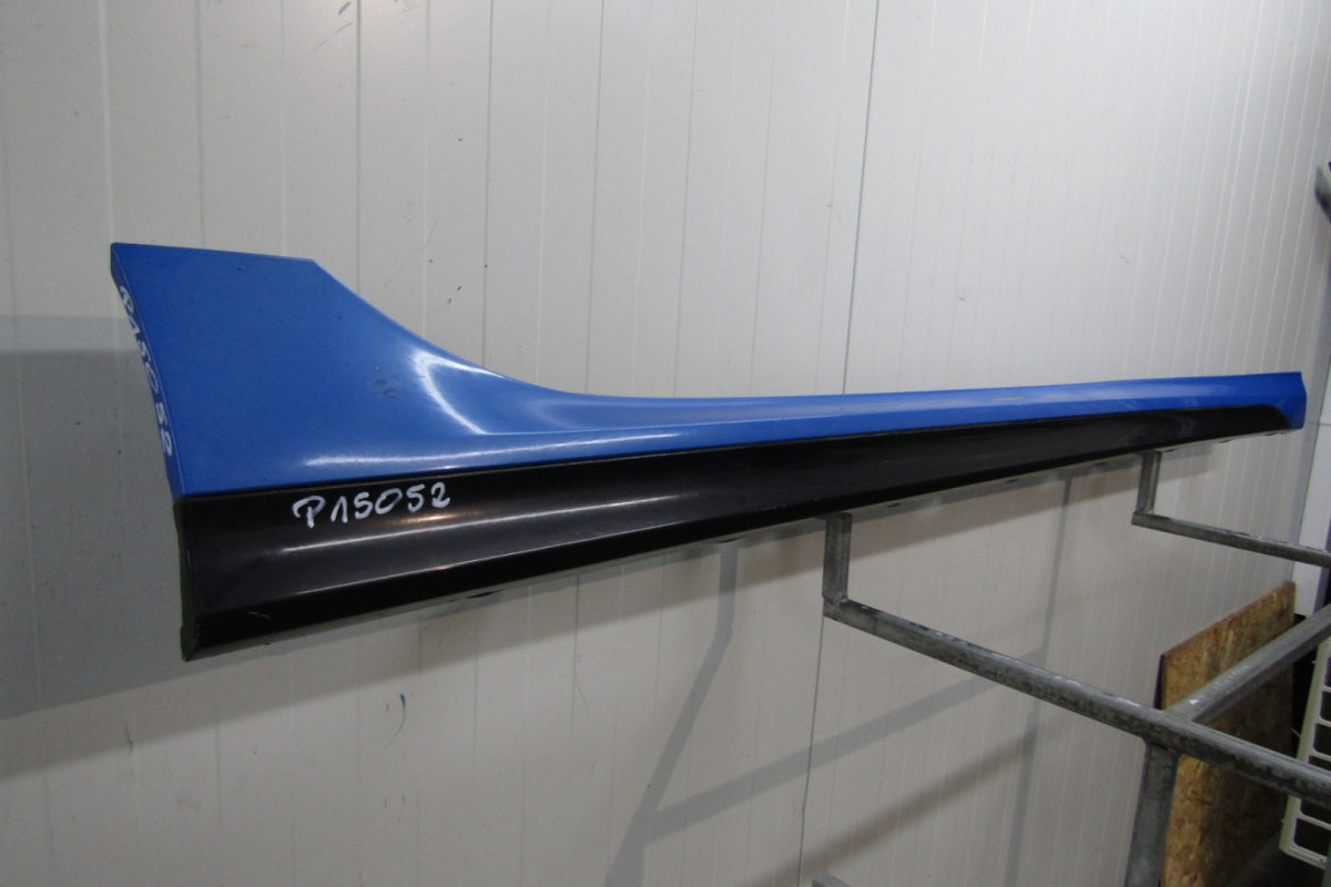 Lajsna praga desna BMW 2 F44 M paket 19-