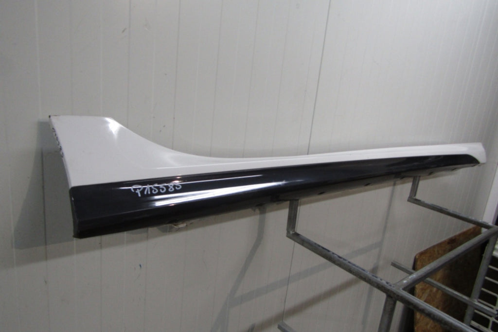 Lajsna praga desni BMW 2 F44 M paket 19-