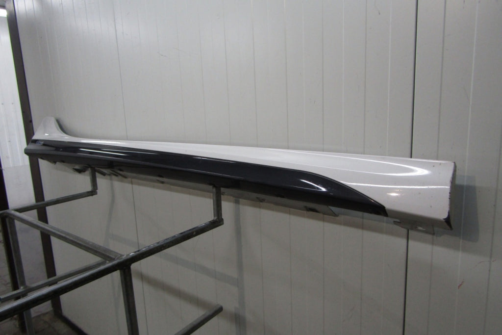 Lajsna praga desni BMW 2 F44 M paket 19-