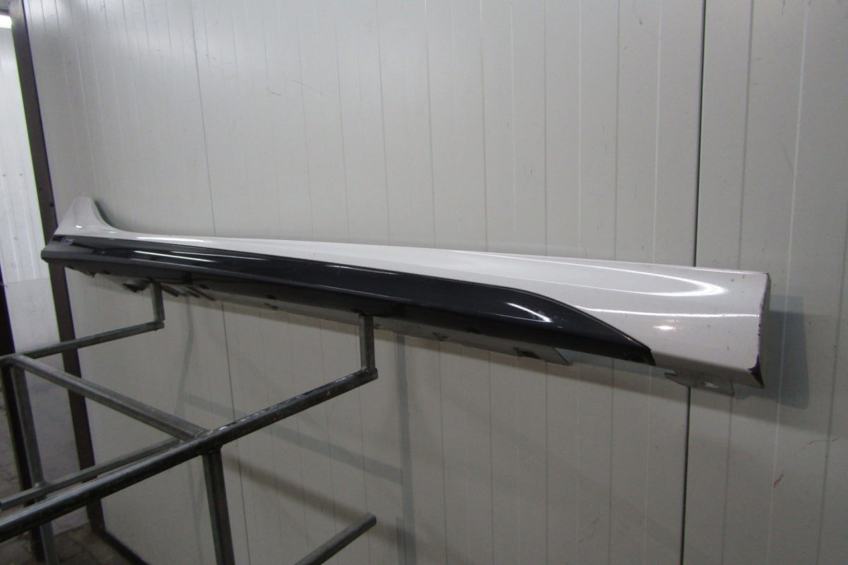 Lajsna praga desni BMW 2 F44 M paket 19-