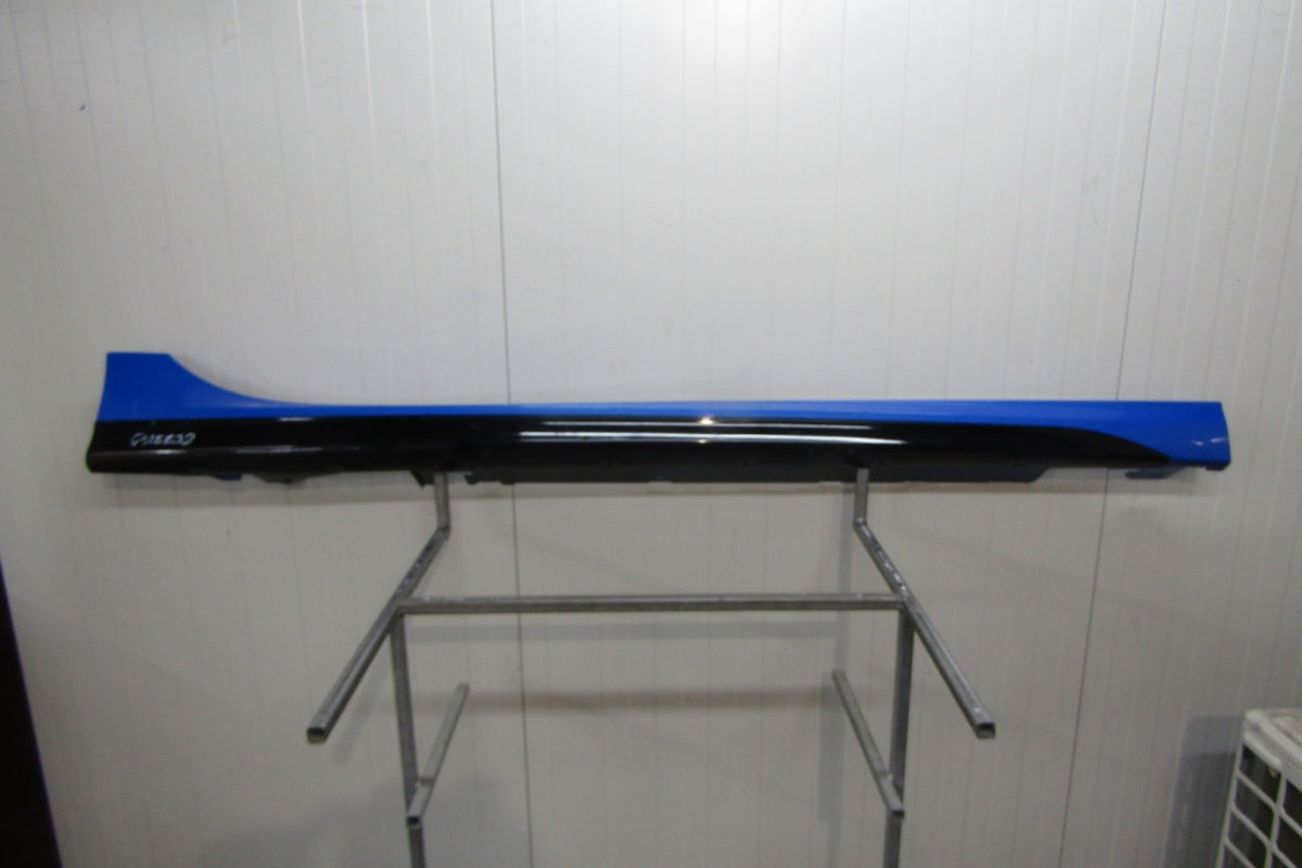 Lajsna praga desni BMW 2 F44 M paket 19-