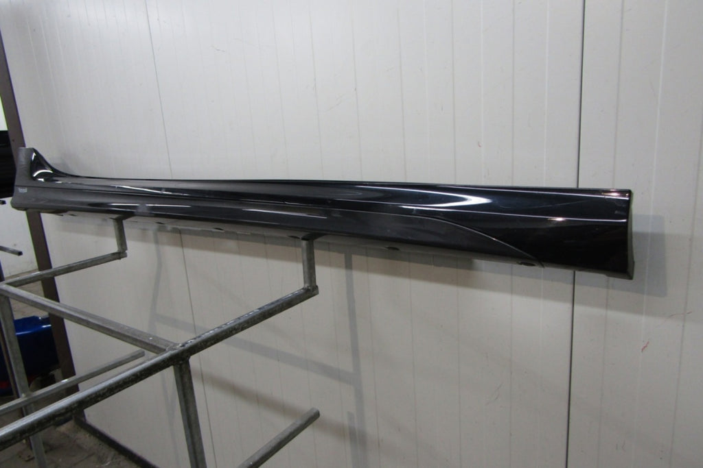 Lajsna praga desni BMW 2 F44 M paket 19-