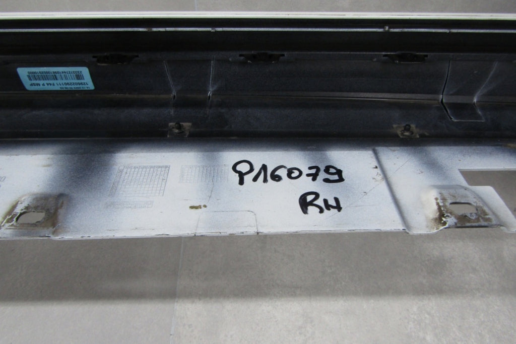 Lajsna praga desni BMW 2 F44 M paket 19-