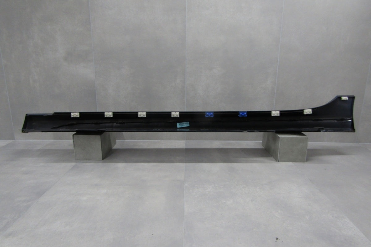 Lajsna praga desni BMW 2 F44 M paket 19-