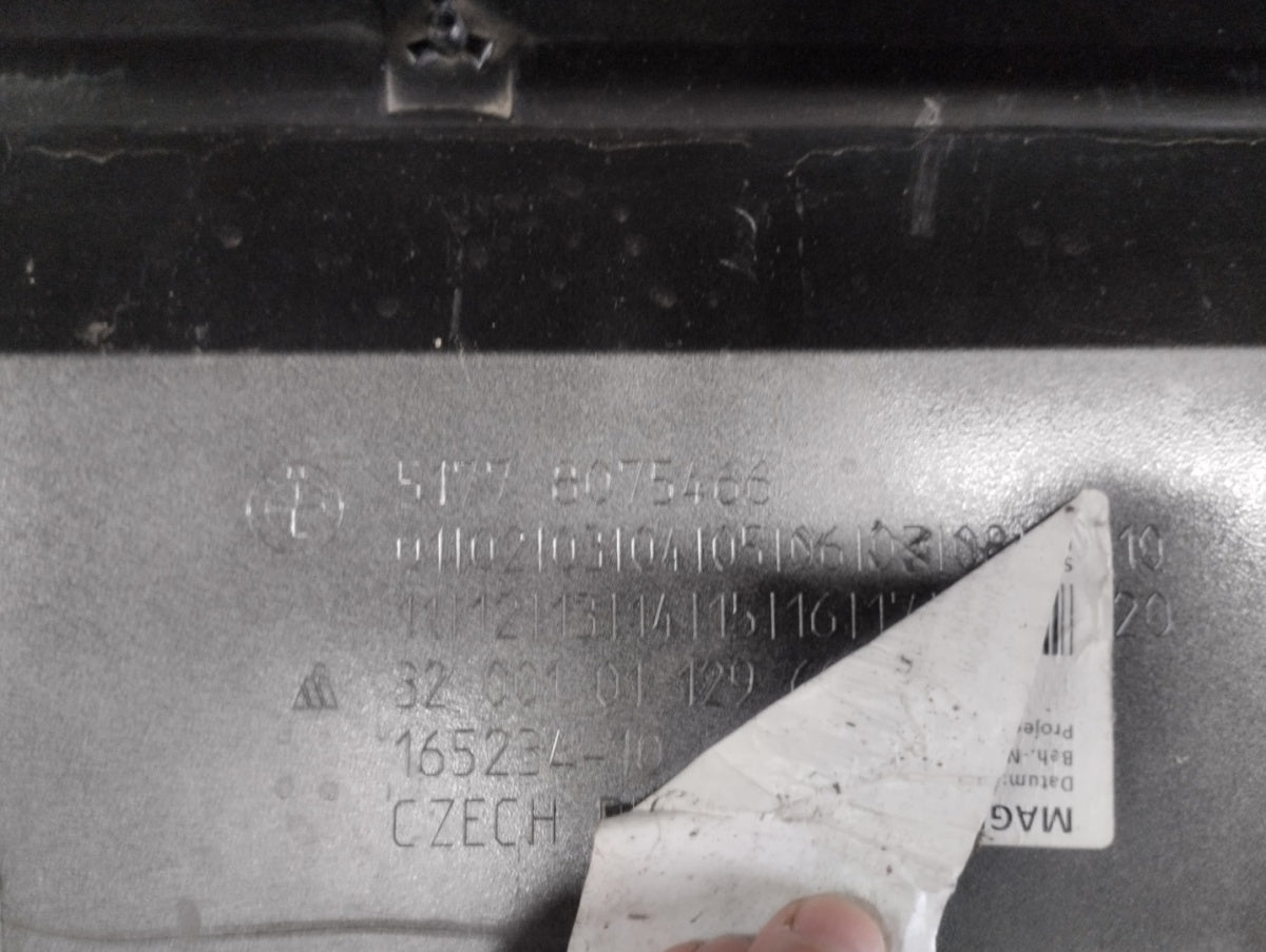 Lajsna praga desni BMW 2 F44 M paket 19-